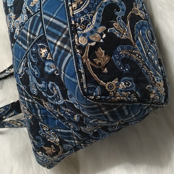 LAST DROP! Like New Vera Bradley Paisley Print Tote - Picture 8 of 13